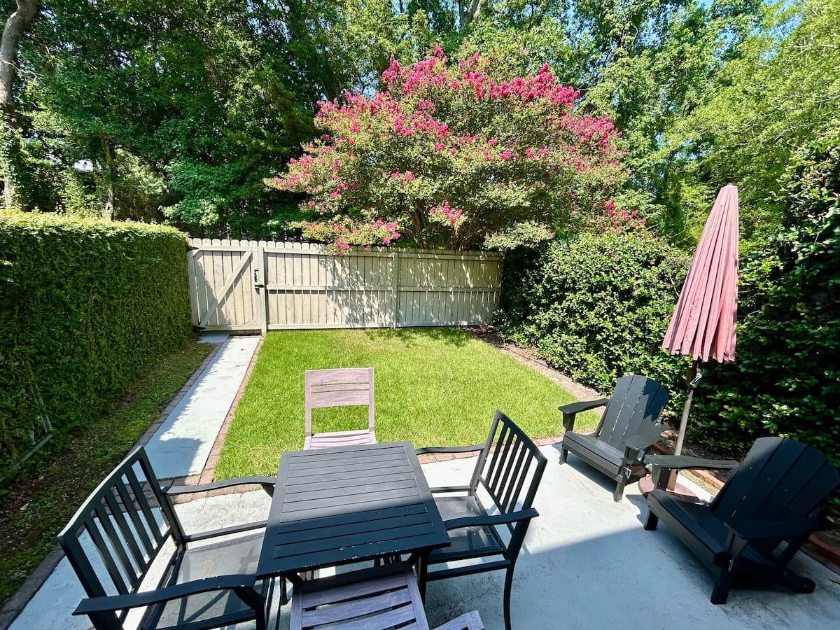 Location! Minutes to Beach, Downtown, Shem Creek