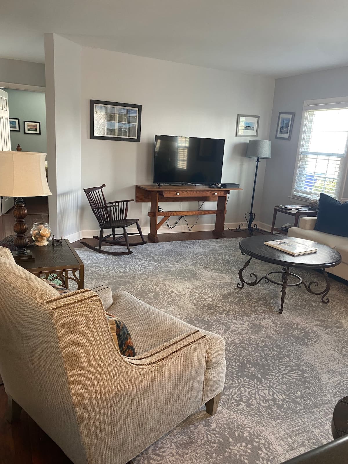 SuperHost - Entire 3 Bdrm Low Country Townhouse — Living room